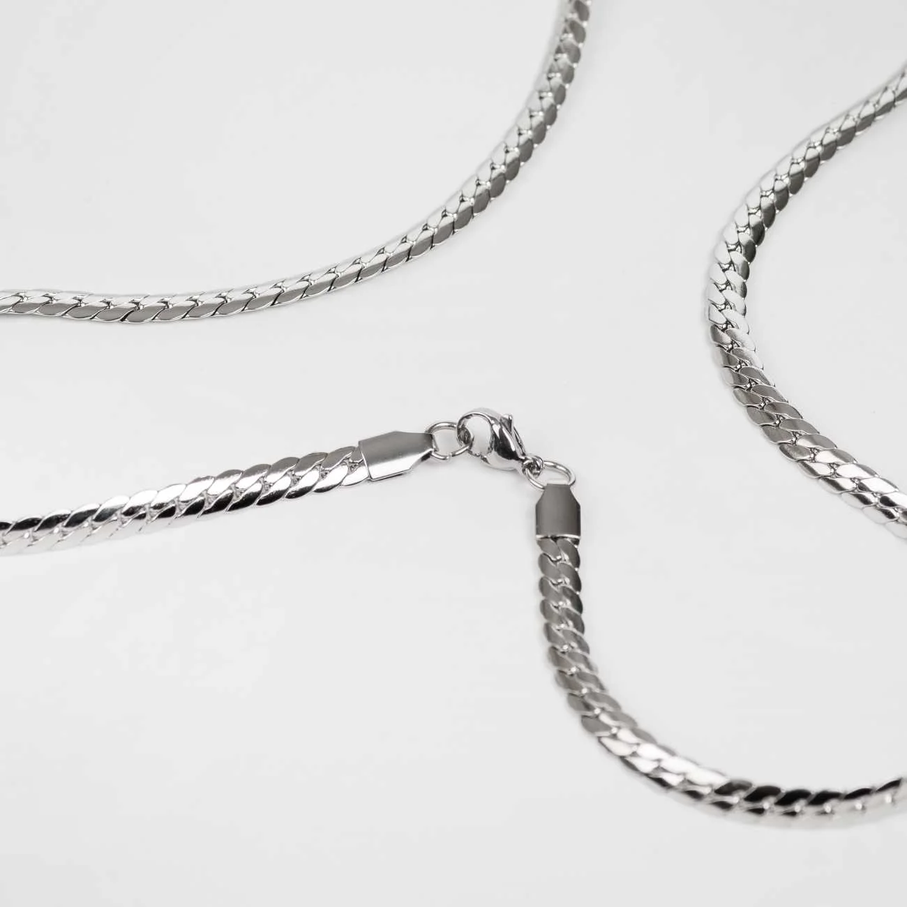 Slither Line Silver Chain - Image 2